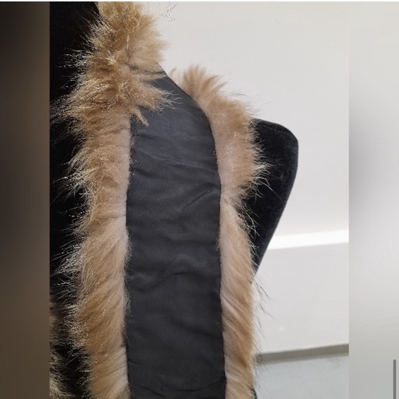Real Fur - Picture 13 of 13